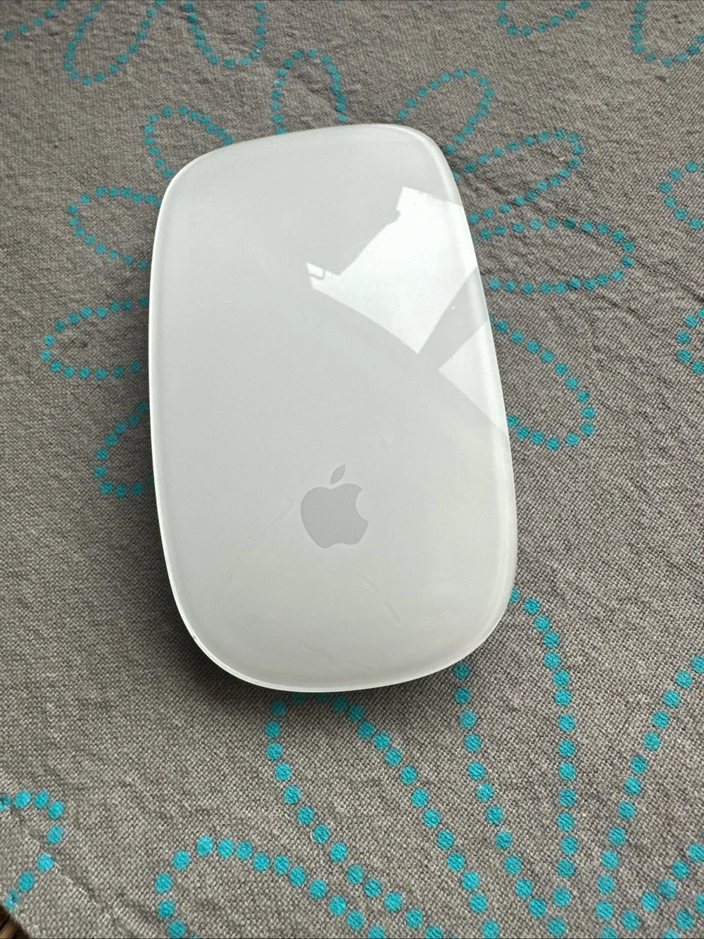 Apple Magic Mouse 2 Silver White Wireless Bluetooth Mac Rechargeable A1657 Clean